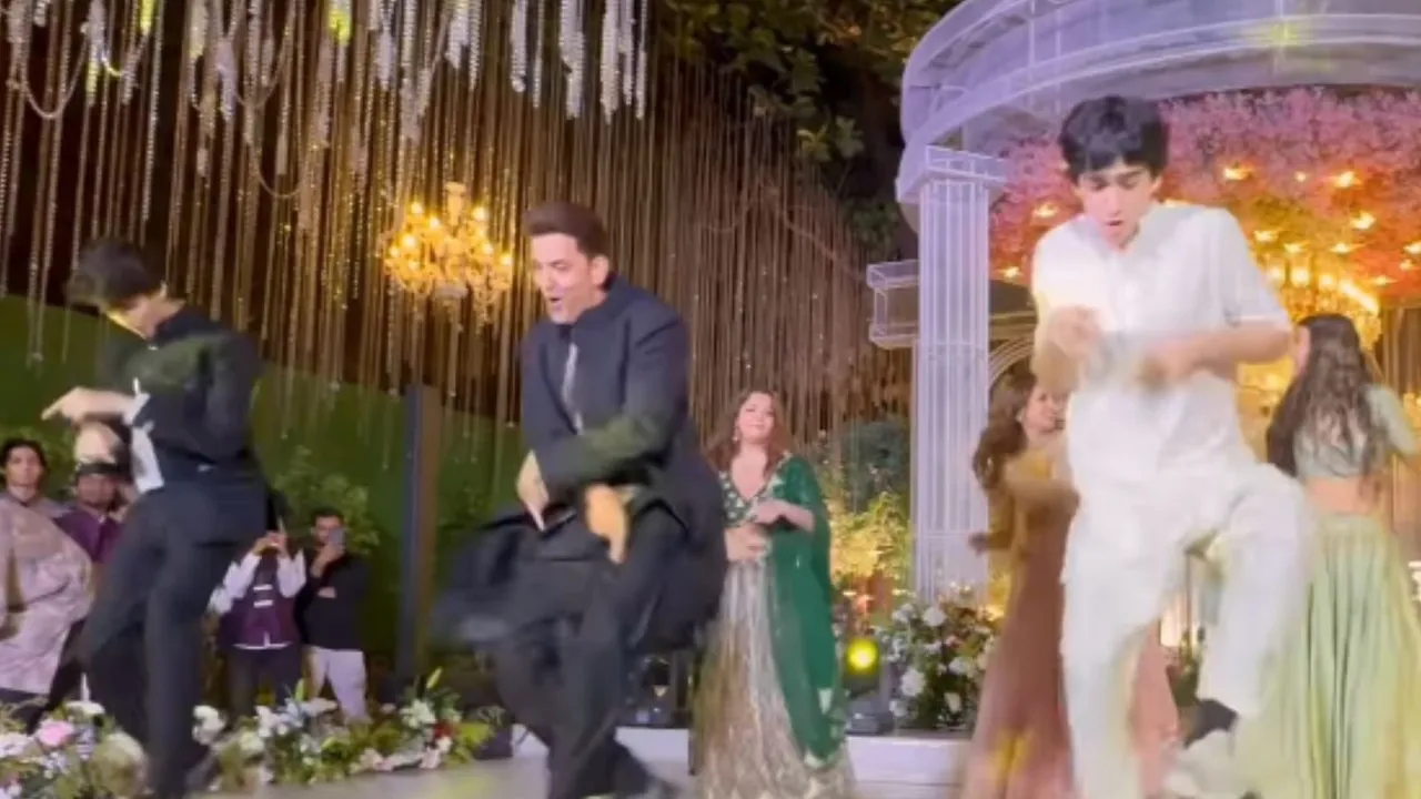 _HHrithik roshan dance performance song