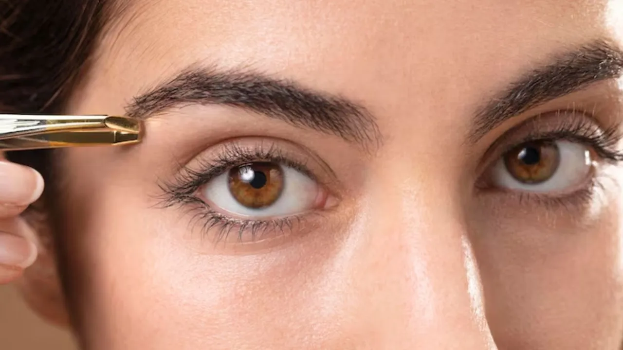 eyebrows growing and thickening tips