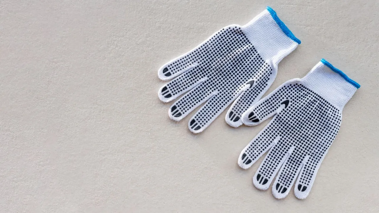 hand gloves