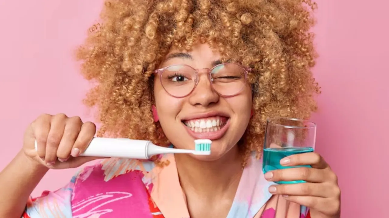 Mouthwash Yellow Teeth