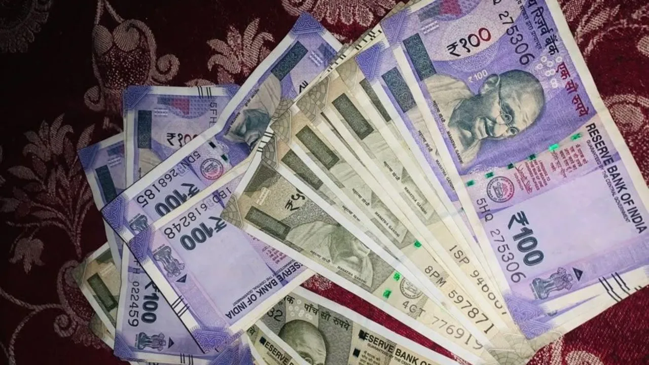 100 rupee and 500 rupee notes