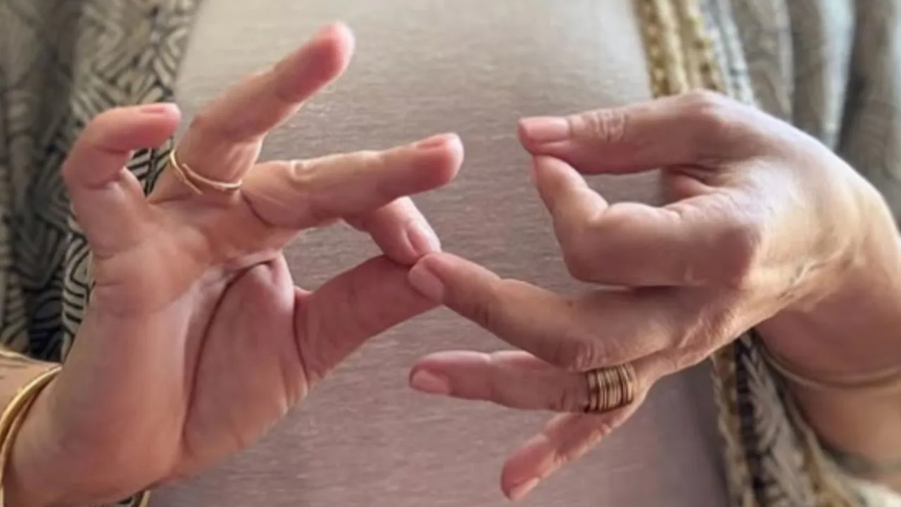 dharma chakra mudra benefits in gujarati