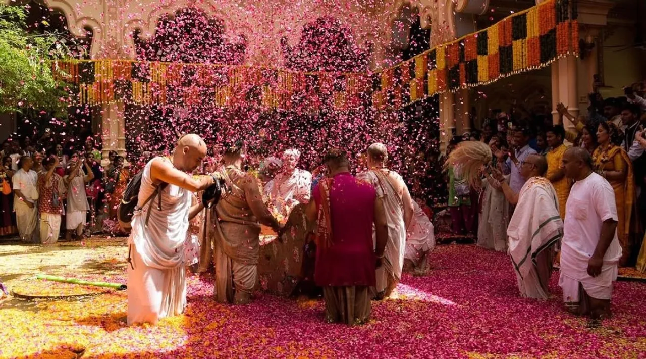 iskcon temple holi