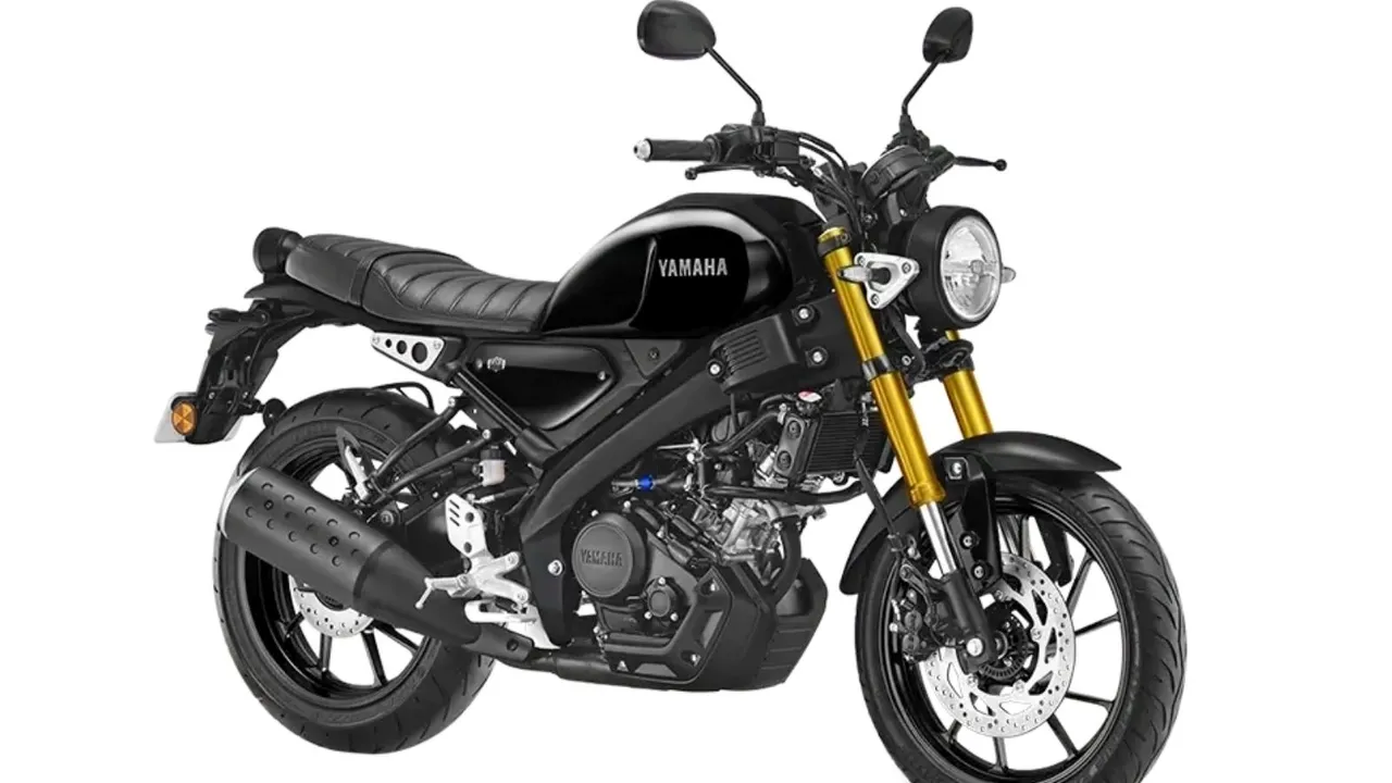 yamaha XSR155 Metallic Black shade 1