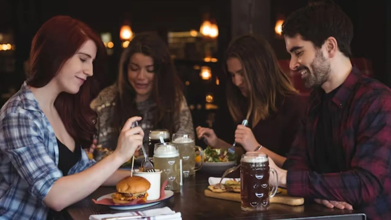 Benefits of eating early at night on time