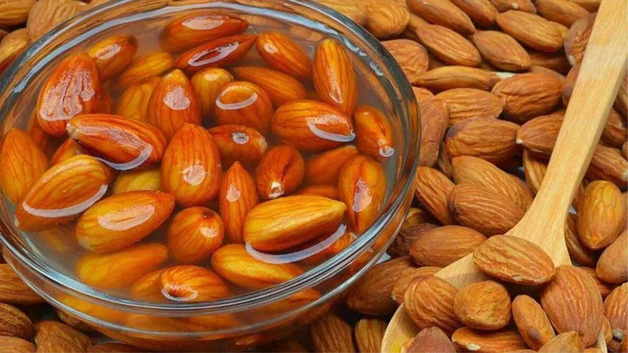 Benefits of Almonds: Consuming 4-5 almonds daily improves infertility and keeps the body healthy. (Photo-freepeak)