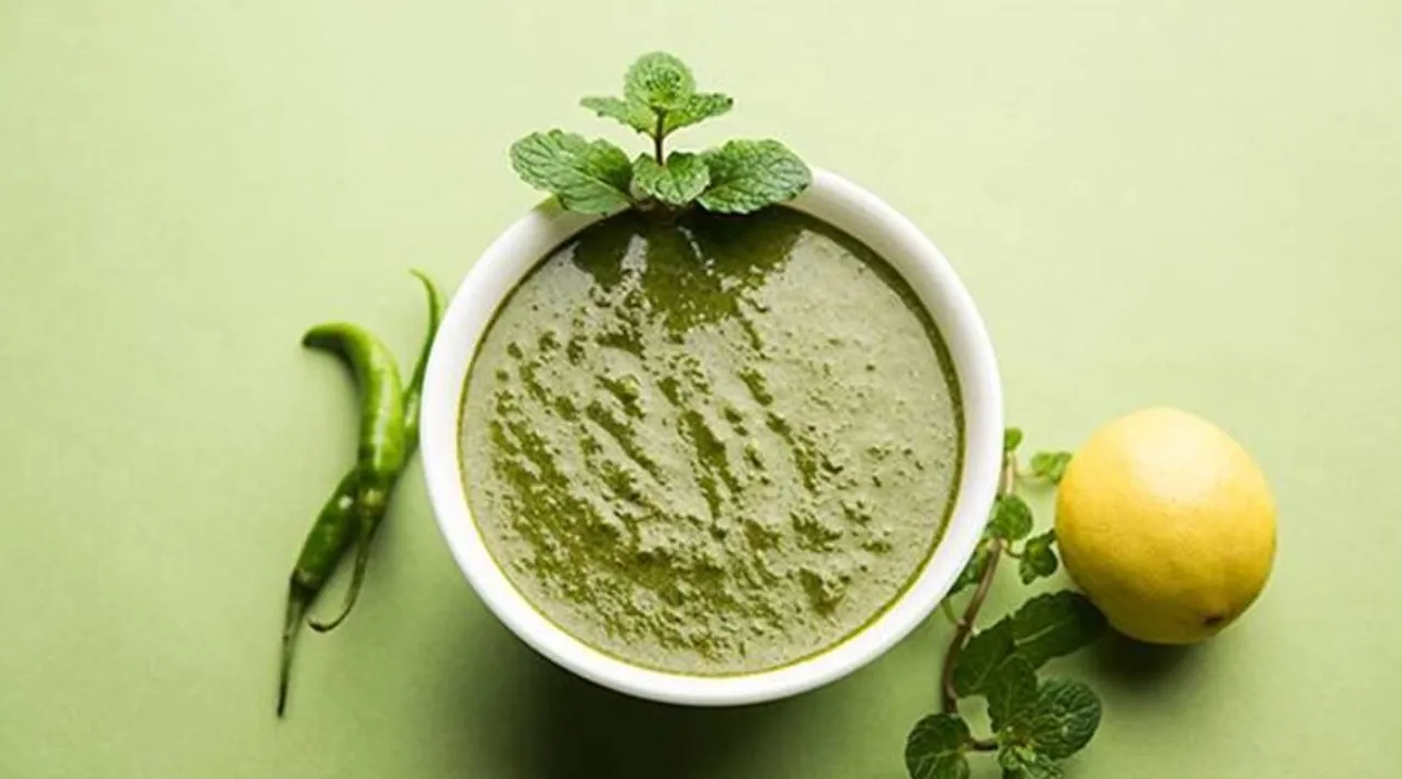 Coriander and Mint are rich in chlorophyll, these fresh herbs found in every Indian home aid in digestion and lower cholesterol with their high fibre content.