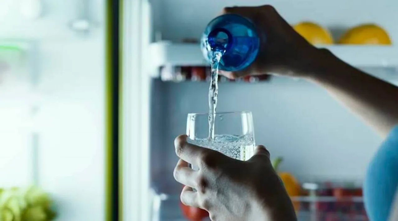 વાસી મોં પાણી પીવાથી પાચનક્રિયા સુધરે છે અને એસિડિટીથી રાહત મળે છે.