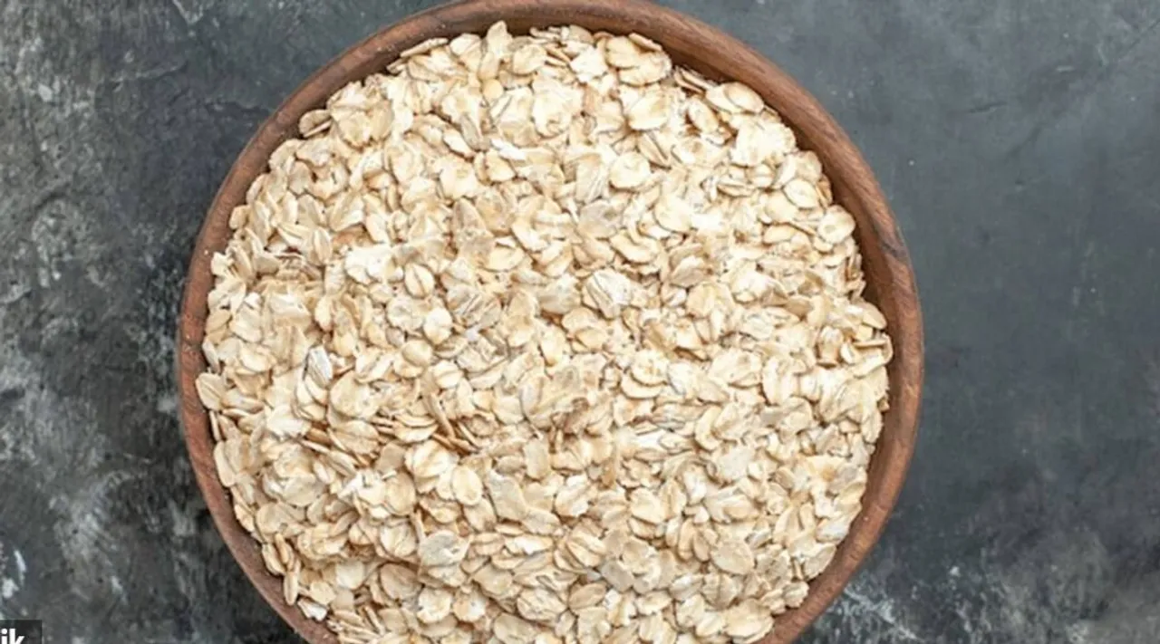 In fact, the Food and Drug Administration (FDA) officially categorised colloidal oatmeal as a skin protectant in 2003.