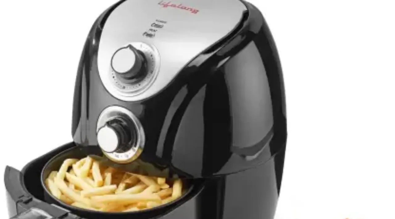 Compared to deep-frying, air frying is generally considered to be a healthier cooking method. (Picture Source: Flipkart)