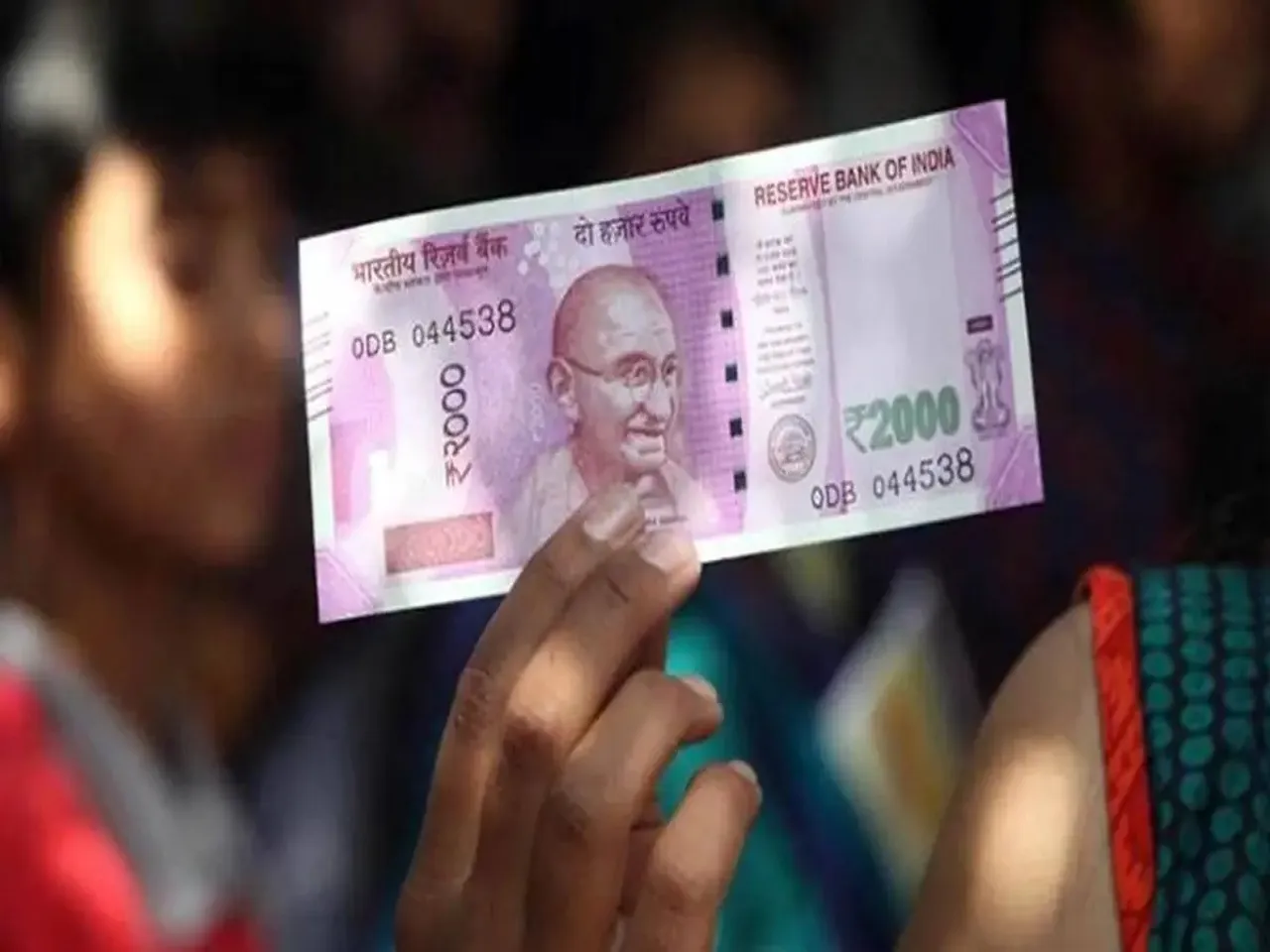 RBI to withdraw Rs 2000 notes from circulation