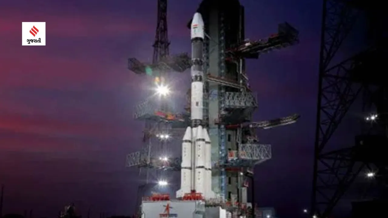 Sriharikota: Indian Space Research Organisation (ISRO)'s heaviest rocket LVM3-M2 lifts-off from a launch pad at the Satish Dhawan Space Centre, in Sriharikota, Sunday, Oct. 23, 2022. The rocket successfully placed 36 broadband communication satellites of OneWeb, on ISRO's maiden commercial mission.
