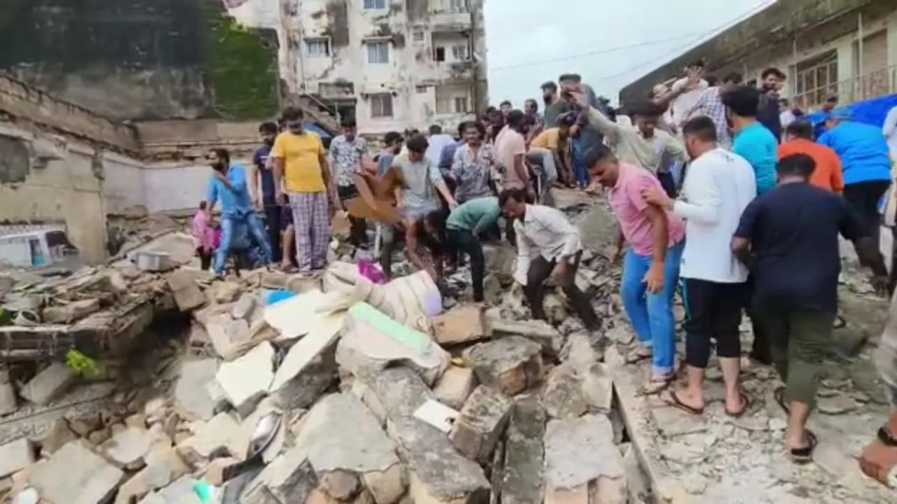 Junagadh building collapsed