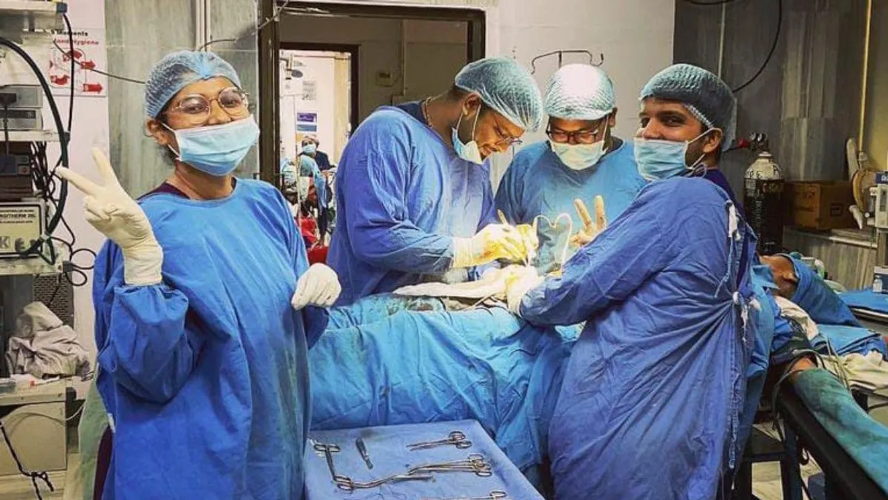 jamnagar | gg hospital | doctor suspended