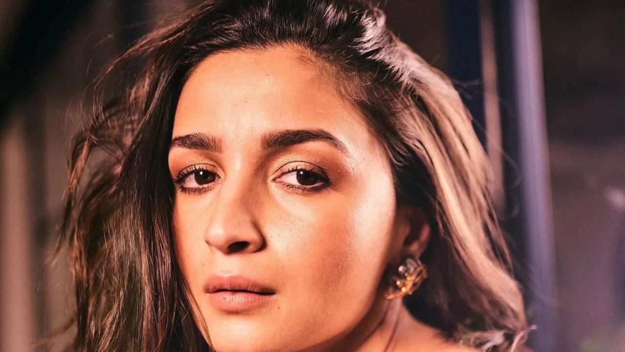 Alia Bhatt | Alia Bhatt Deepfake Video | ali bhatt video | viral video | Actress Deepfake Video