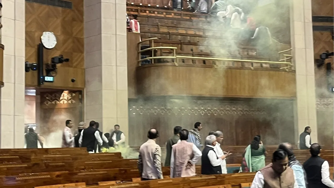 Colour Gas Canisters | Parliament Security Breach