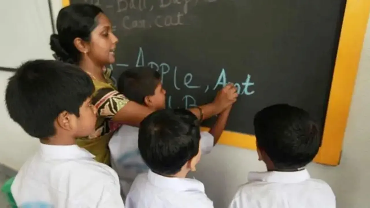government Primary schools teachers Shortage in gujarat