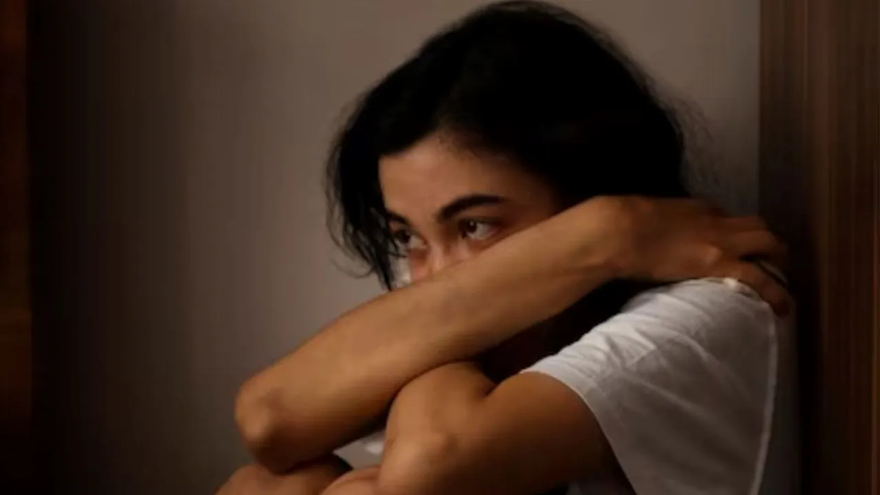 husband lock wife in house Karnataka