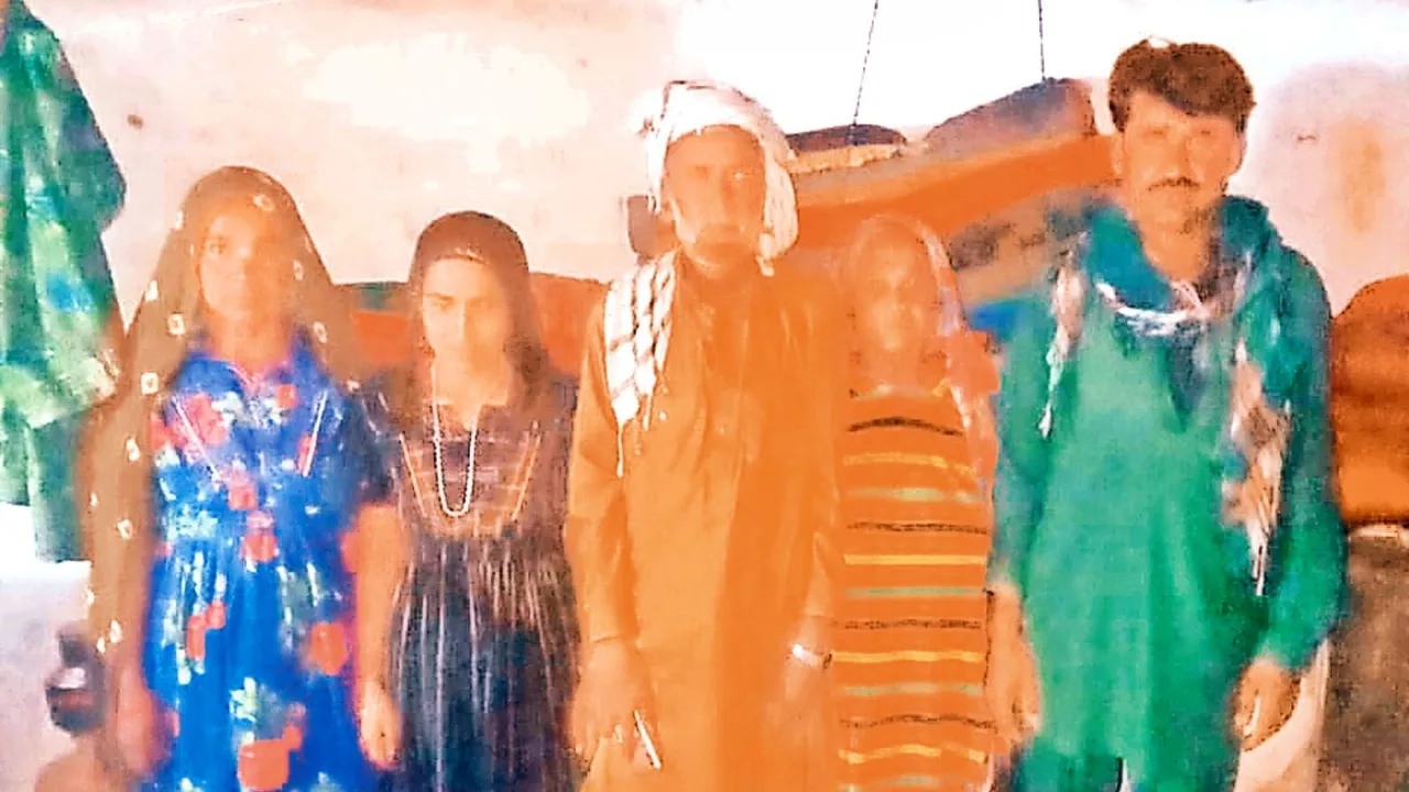 Kutch Old Latif and his family in Pakistan jail