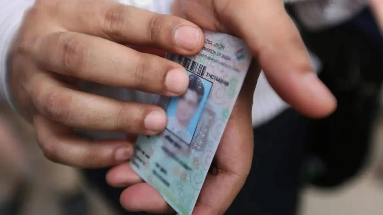 લોકસભા ચૂંટણી 2024 : તમારી પાસે વોટર કાર્ડ નથી? તો આ 12 ડોક્યુમેન્ટ વડે પણ મતદાન કરી શકાય છે, જુઓ યાદી