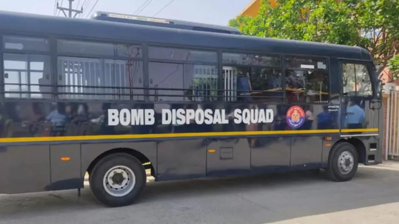 delhi bomb threats, delhi