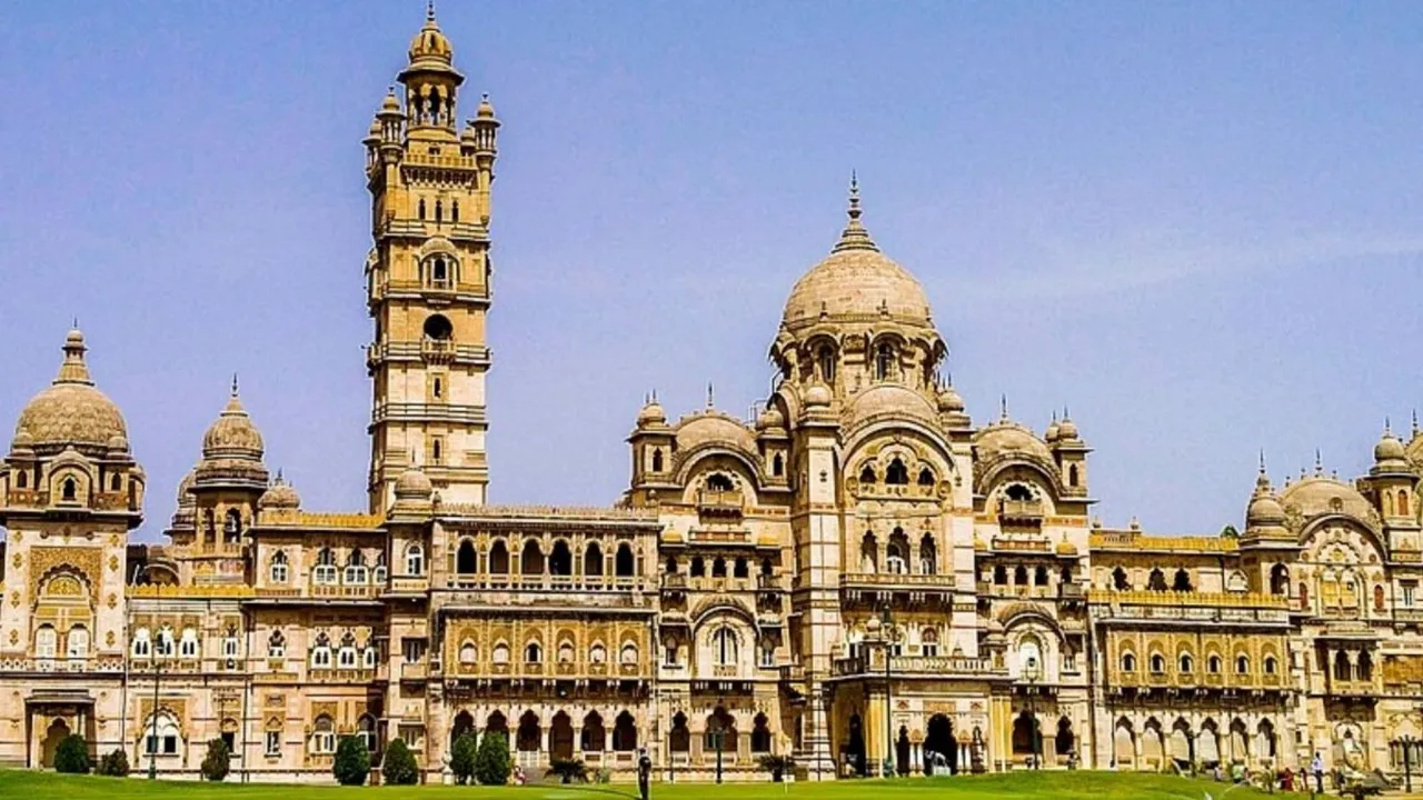 Laxmi Vilas Palace, Samarjitsinh Gaekwad House