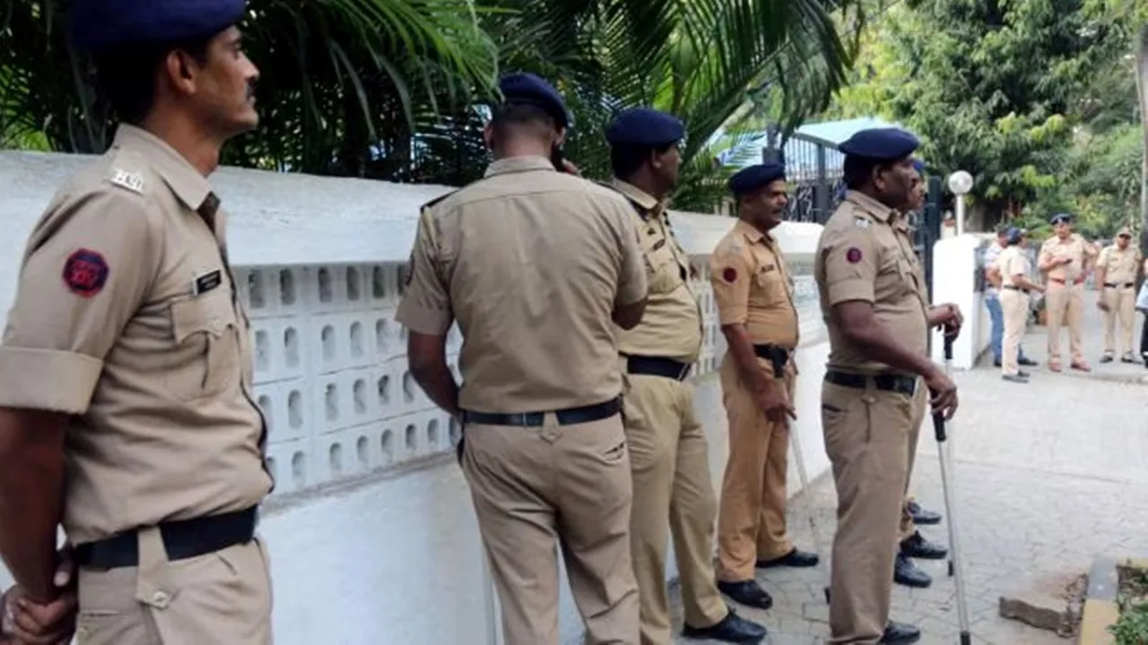 Ban on Jeans T-shirt Mumbai College