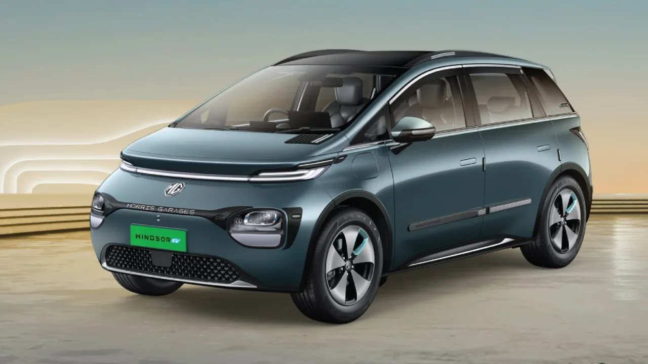 Electric Car: એમજી વિન્ડસર કે ટાટા નેક્સન ઇવી કે મહિન્દ્રા એક્સયુવી400 પ્રો કઇ ઇલેક્ટ્રિક કાર બેસ્ટ છે? કિંમત અને બેટરી રેન્જ જાણી નક્કી કરો