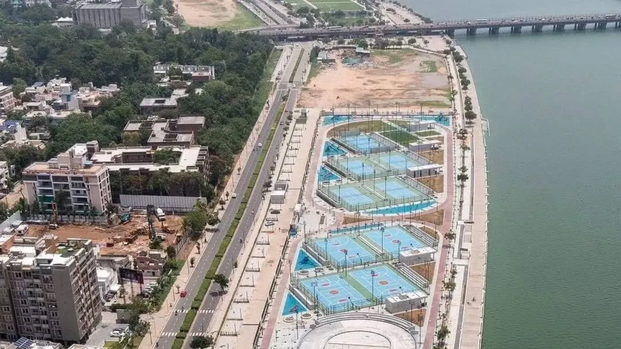 Hotel on Riverfront, Great Hotel on Riverfront, 17-storey hotel on Riverfront,