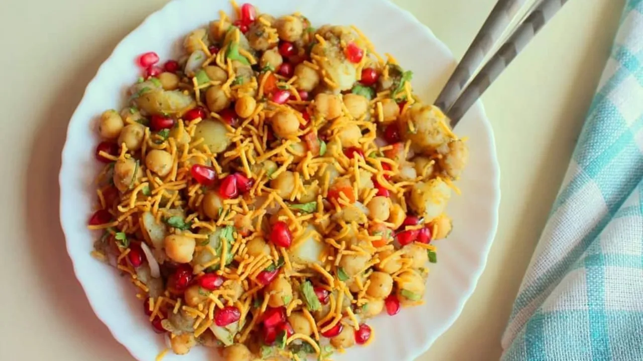 Aloo Chana Chaat Recipe