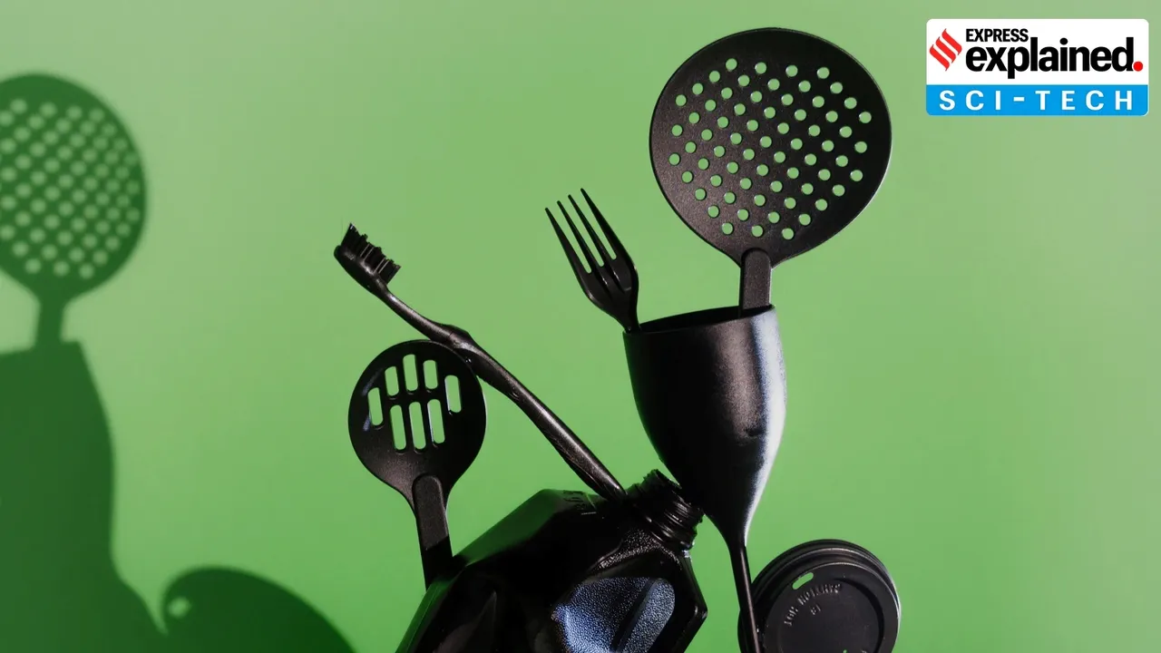 Black Plastic Good or Bad for Kitchen Explain in Gujarati - કાળું પ્લાસ્ટિક શું છે? રસોઇ બનાવવામાં ઉપયોગ કરવો સુરક્ષિત કે જોખમી! સમજો