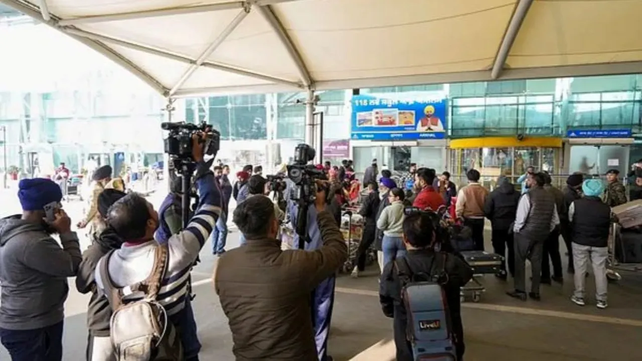 congress claims Indians handcuffed, congress on Indians immigrated,