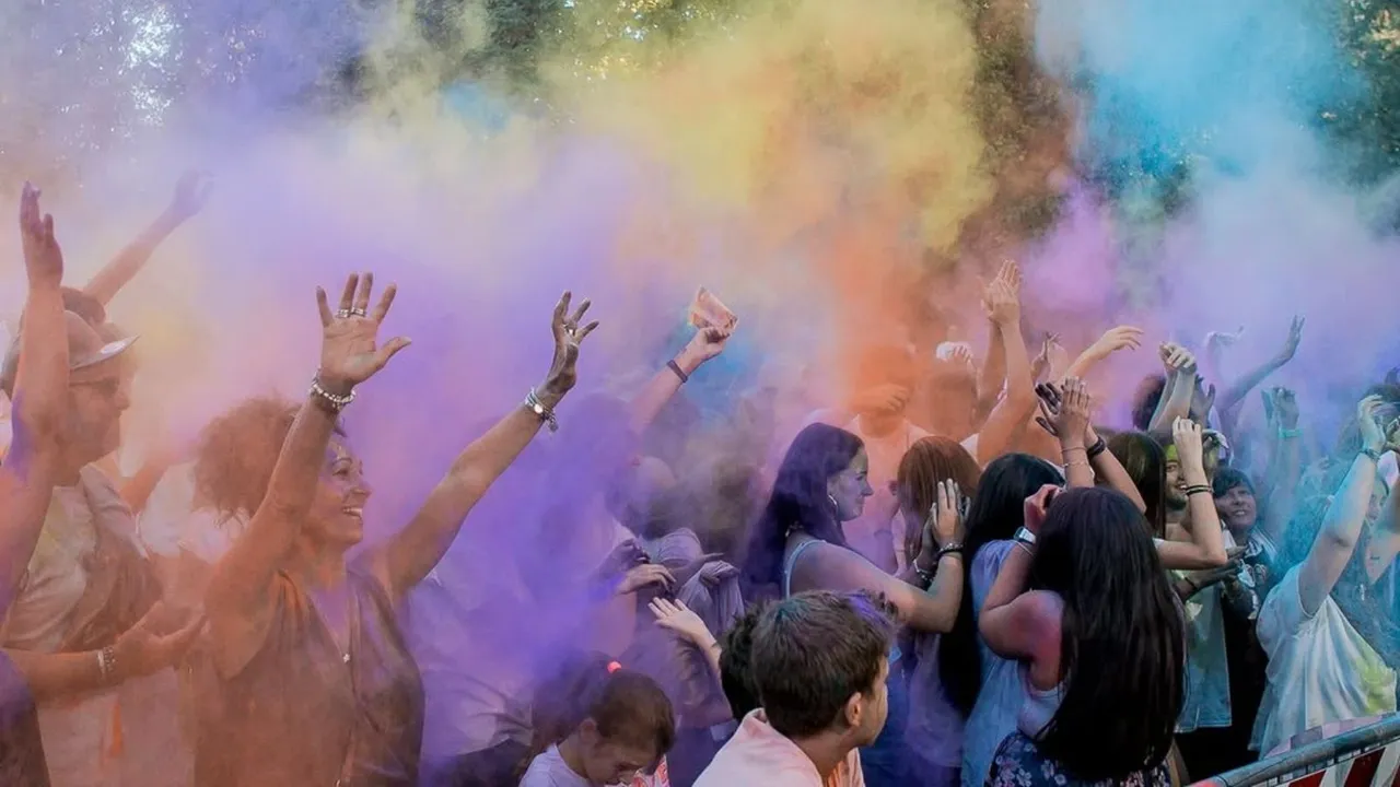 Holi Skin Care Tips | Holi 2025 | Skin Care After holi playing | Holi Tips