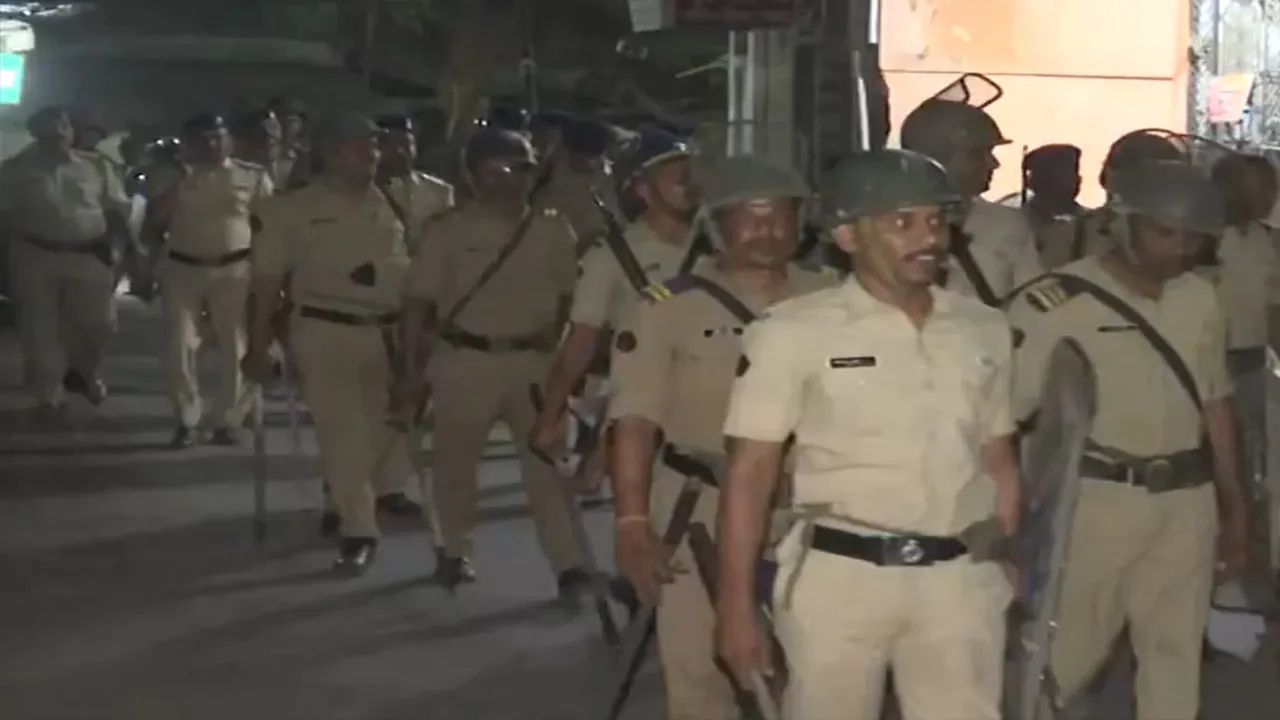 Nagpur police flag march