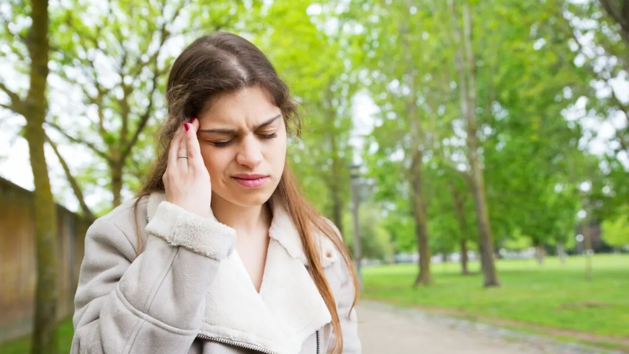 Headache in Summer | Headache Remedies in Summer | Headache Home Remedies | Summer Health Tips