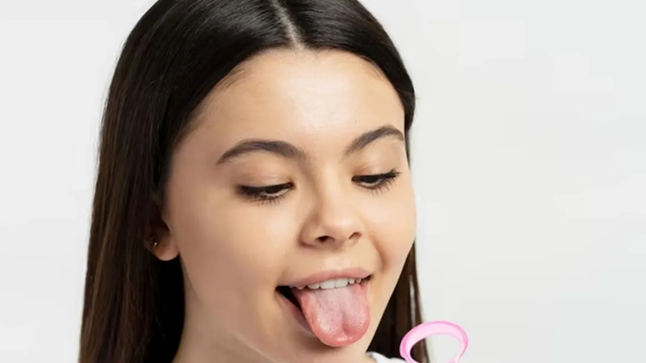 Importance of Cleaning Tongue, Cleaning Tongue