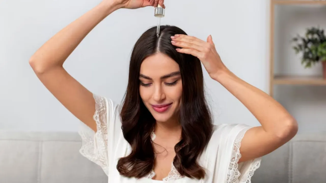 applying oil in hair | beauty tips in gujarati