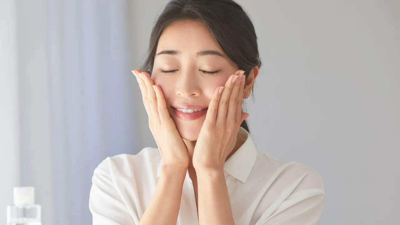 monsoon glowing skin care tips in gujarati | ચોમાસામાં ગ્લોઈંગ સ્કિન માટે ફેસ પેક