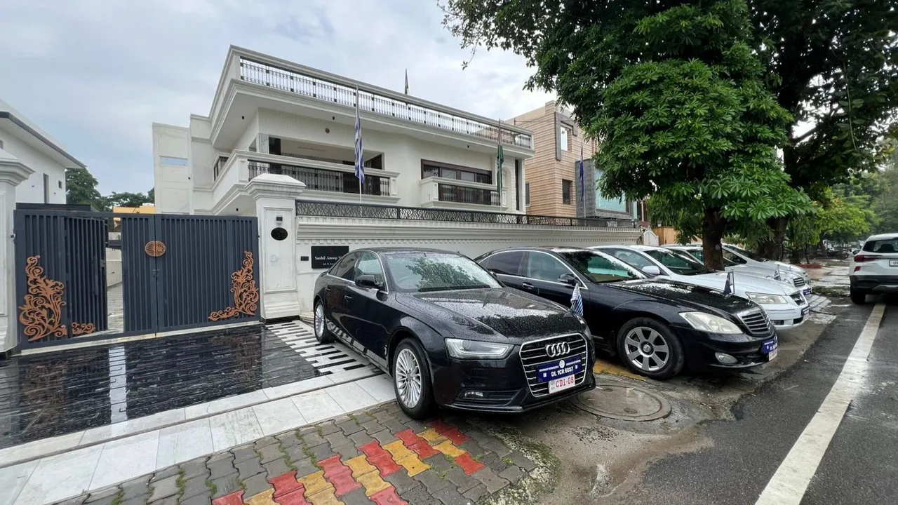 Fake Embassy Busted In Ghaziabad, નકલી એમ્બેસી, ગાજિયાબાદ