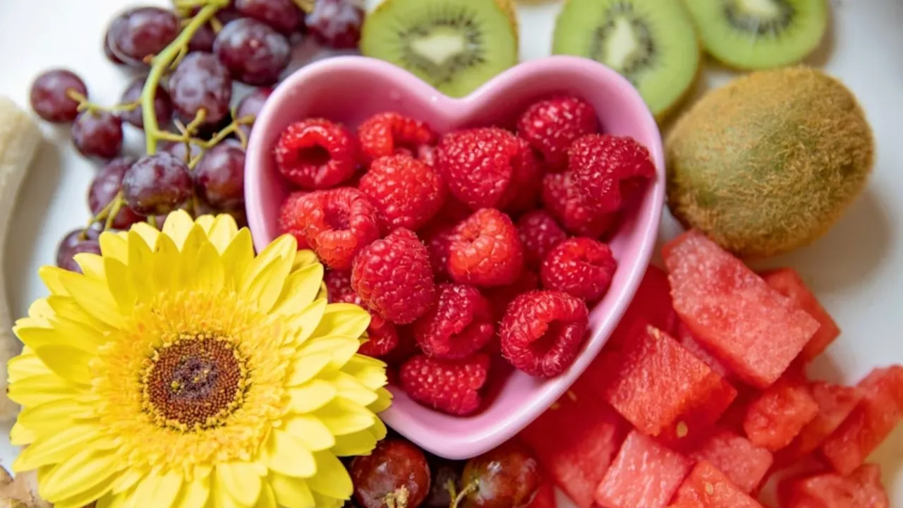 How to control cholesterol with food health tips in gujarati | કોલેસ્ટ્રોલ માટે હવે દવા નહીં ફક્ત યોગ્ય આહાર અને ગરમ પાણી પૂરતું છે!