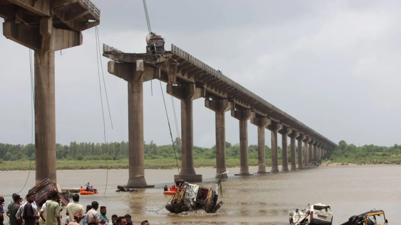 vadodara bridge collapse, Mujpur-Gambhira bridge