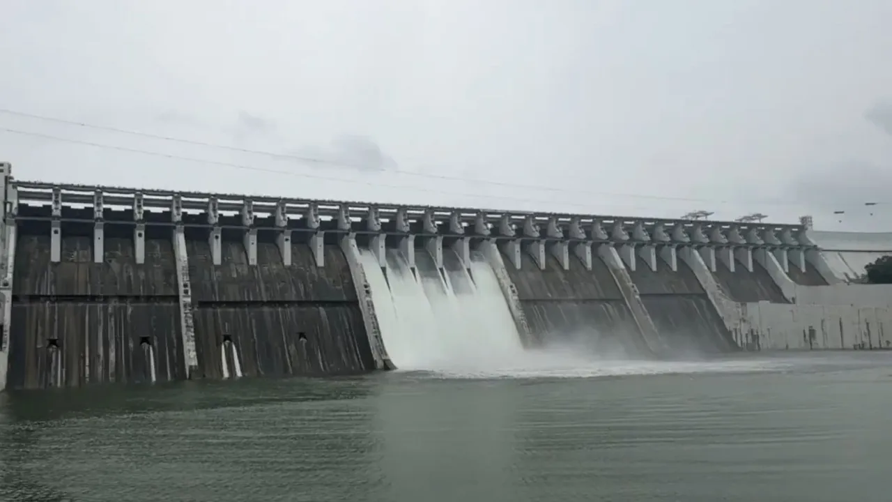 Sardar Sarovar Dam, Narmada, Narmada district,