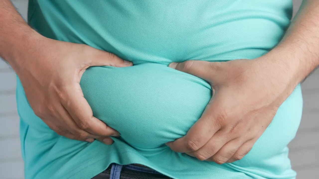 પેટની ચરબી ઘટાડવા માટે મહિલાઓ માટે મેથીના દાણાનું સેવન