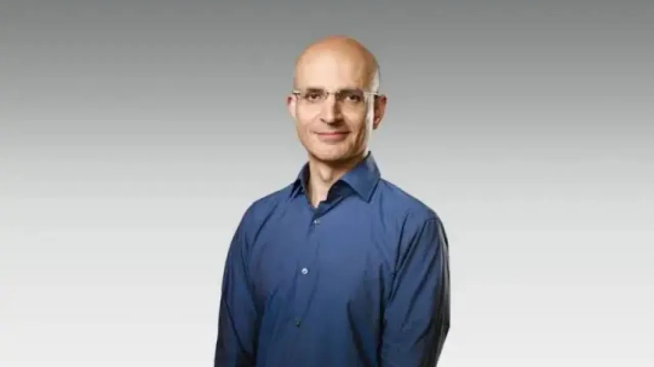 sabih khan | apple new coo | sabih khan apple new coo