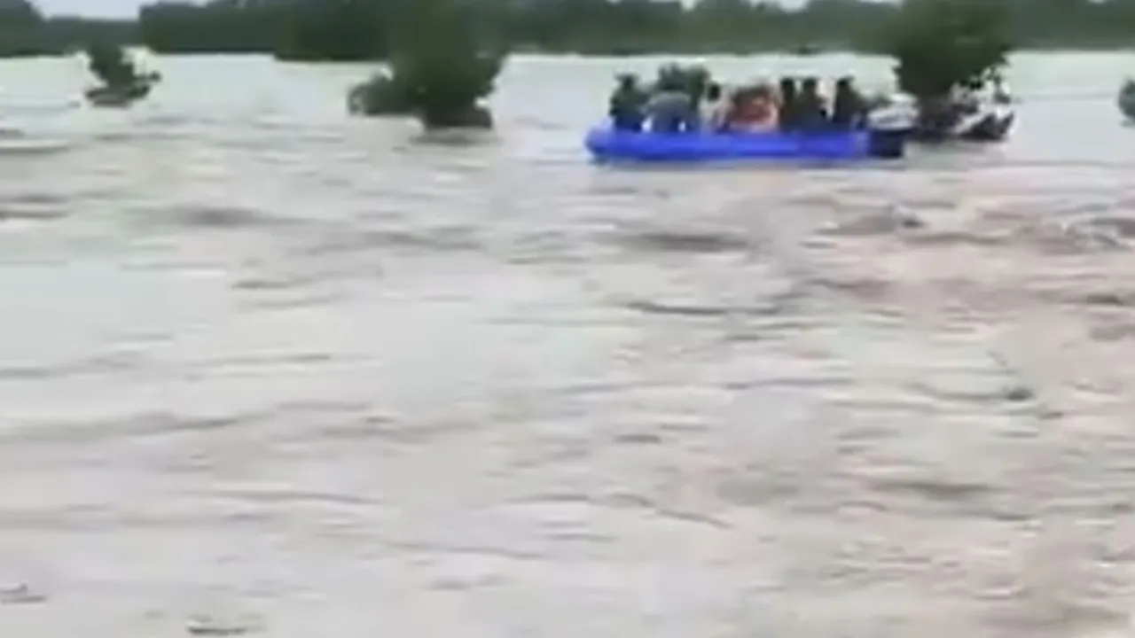 Gujarat Rain : ગુજરાતમાં મેઘાની તોફાની બેટિંગ, 226 તાલુકામાં વરસાદ, જૂનાગઢ- પોરબંદરમાં 10 ઈંચથી વધુ નોંધાયો