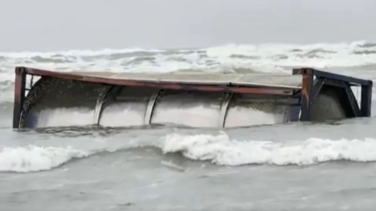 Coast container, container leaking