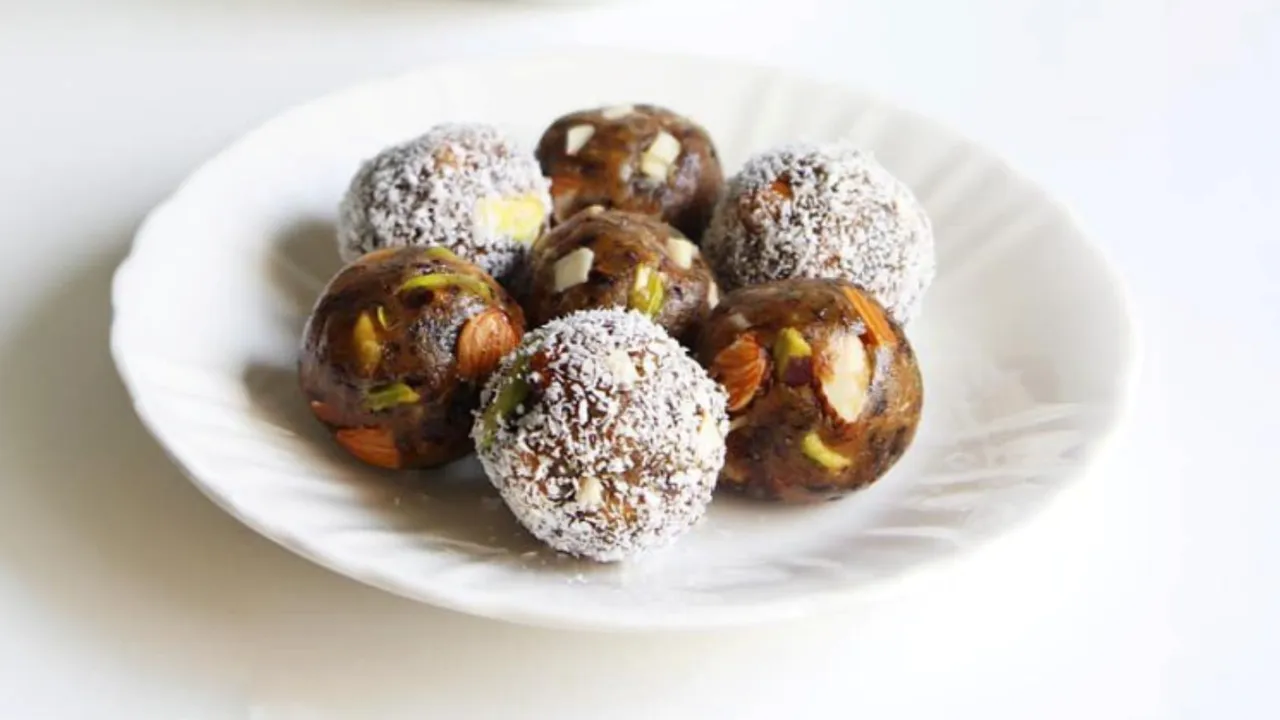 khajur ane kaju na ladoo recipe