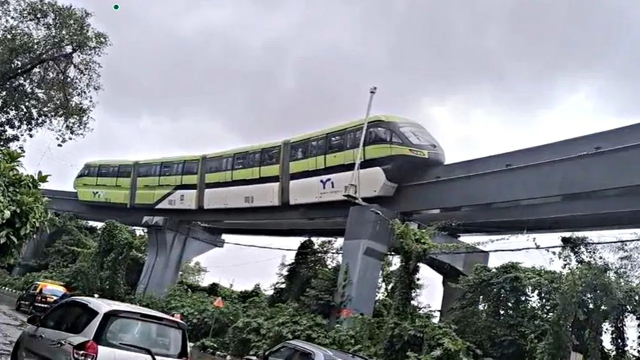 monorail train, મોનોરેલ ટ્રેન