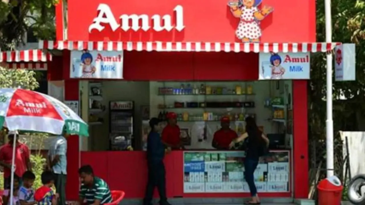 amul reduces prices of over 700 product