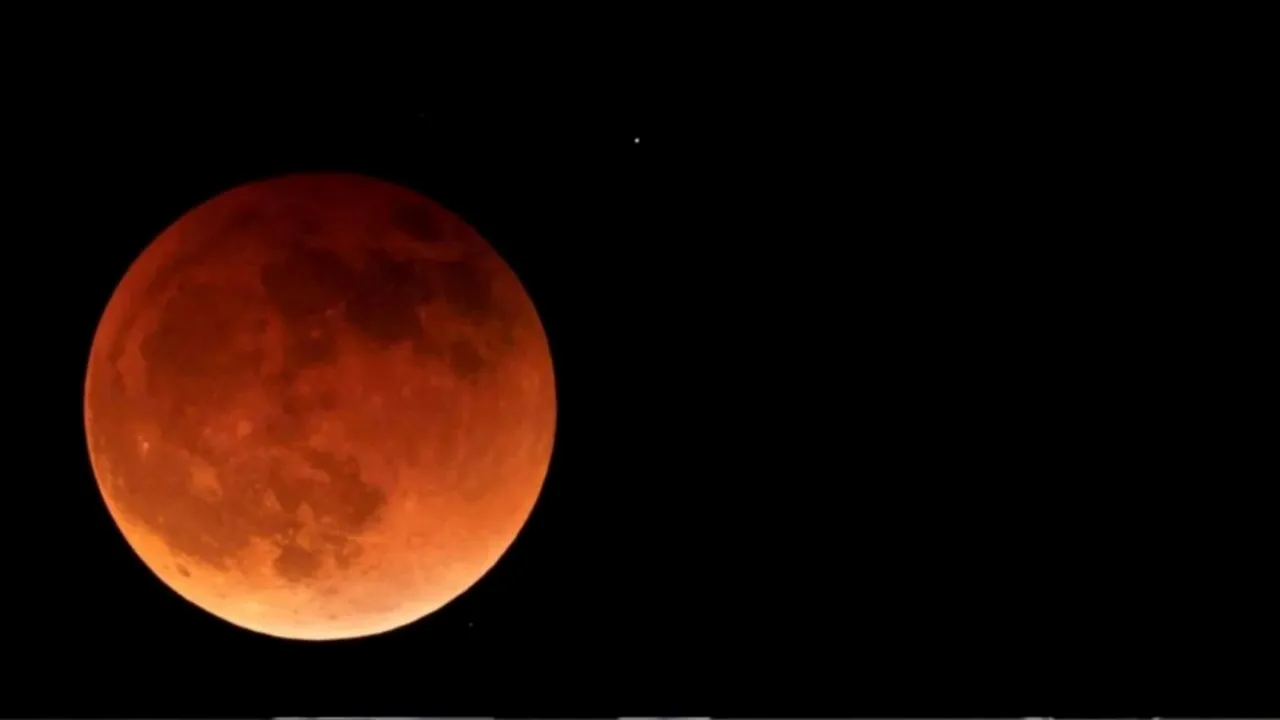 Chandra Grahan 2025 Gujarat